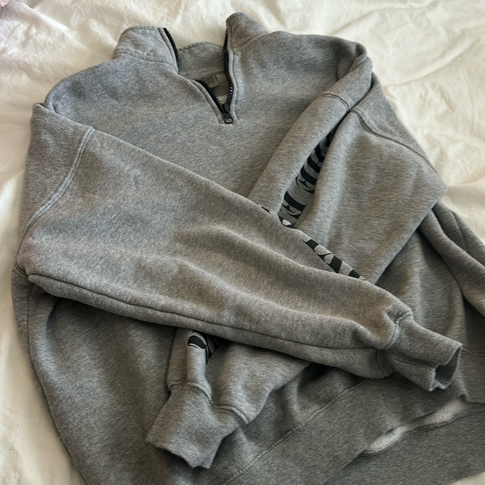 taylor swift concert quarter zip